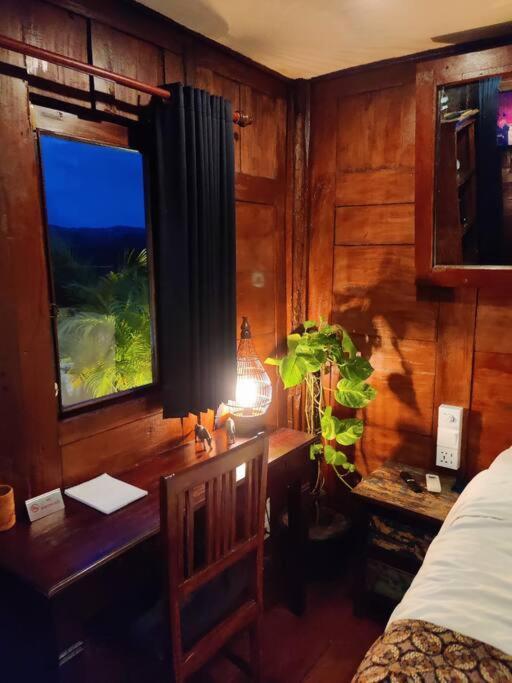 The Hidden Escapes Bingin- Sunset Rooftop Wood House With Ocean View & Private Kitchen Uluwatu Exterior foto